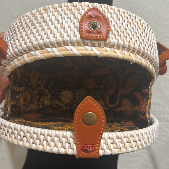 Round Handmade Rattan Bag - Picture 3 of 12